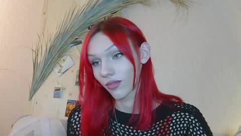 Kira online show from April 15, 2026, 1:18 pm