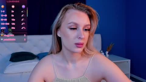 Kira online show from February 20, 2026, 1:02 am