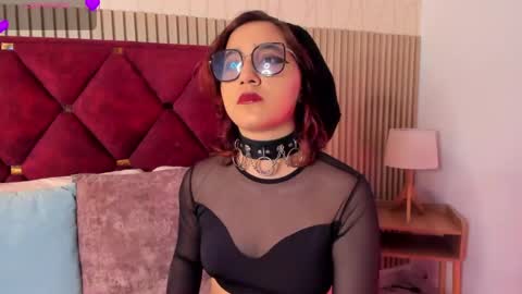 Samantha  Velvet online show from April 17, 2026, 10:35 pm