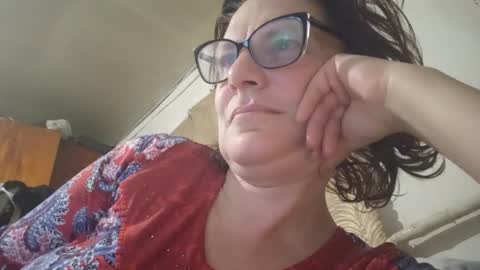 kissandvibe online show from April 10, 2026, 7:29 pm