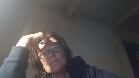 kissandvibe online show from May 13, 2026, 6:27 pm