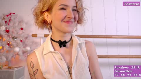 Snapshot of kisskiss_muah chatting on January 19, 2025, 2:06 pm Kate  online show from January 19, 2025, 2:06 pm