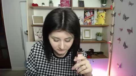 kissleoxx online show from April 24, 2026, 12:29 pm