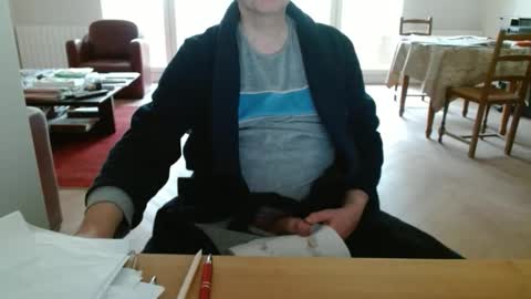 kisslog1 online show from April 3, 2026, 6:33 am