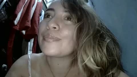 Snapshot of kissmelovejummy chatting on October 8, 2025, 11:35 pm Erika paul online show from October 8, 2025, 11:35 pm