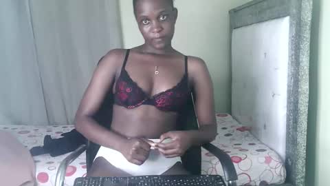 kisssmiles online show from September 18, 2025, 6:32 pm