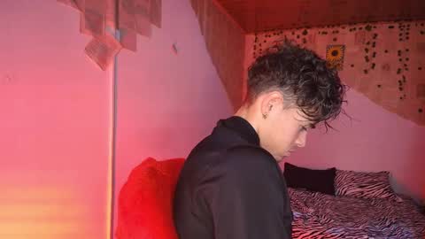 Snapshot of kisstarxxx chatting on September 13, 2025, 3:28 am Helena and Brad online show from September 13, 2025, 3:28 am