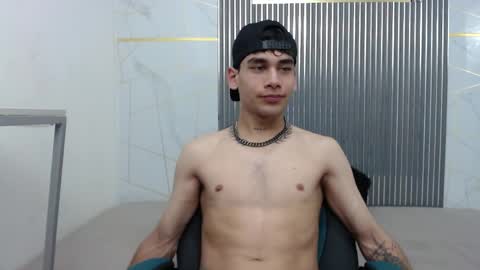 kitsune_44 online show from April 18, 2026, 7:07 pm