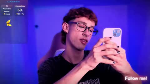 Snapshot of kitsuneplay_ chatting on January 6, 2026, 10:34 pm Salvatore online show from January 6, 2026, 10:34 pm