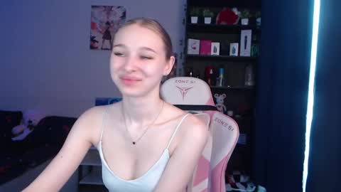 kitsuneyX online show from May 27, 2026, 1:57 am