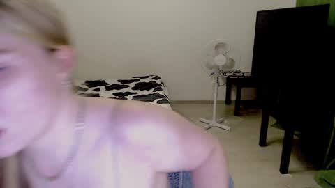 Jennyblonde and Emmabrunette online show from December 12, 2024, 3:59 pm