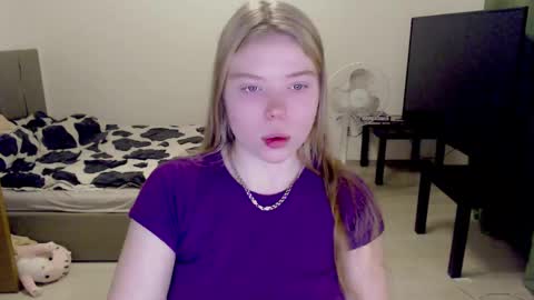 Jennyblonde and Emmabrunette online show from December 17, 2024, 4:23 am