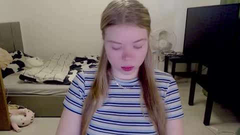 Jennyblonde and Emmabrunette online show from December 25, 2024, 11:43 am