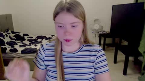Jennyblonde and Emmabrunette online show from February 22, 2025, 9:48 pm