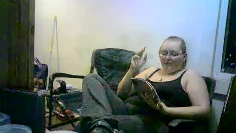 kittenkayla26 online show from October 9, 2025, 7:01 pm