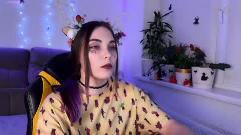 Snapshot of kittie_bear chatting on October 31, 2025, 1:01 pm Veronica online show from October 31, 2025, 1:01 pm