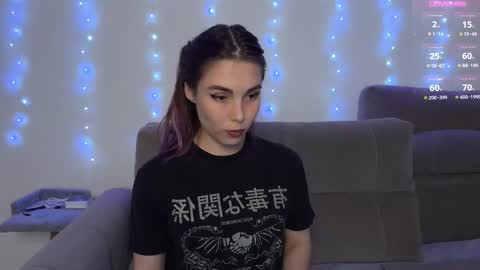 Snapshot of kittie_bear chatting on November 15, 2025, 9:11 pm Veronica online show from November 15, 2025, 9:11 pm