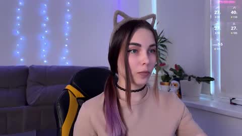 Snapshot of kittie_bear chatting on November 25, 2025, 7:08 am Veronica online show from November 25, 2025, 7:08 am