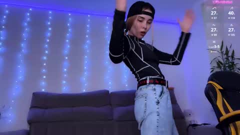 Snapshot of kittie_bear chatting on February 11, 2026, 1:05 pm Veronica online show from February 11, 2026, 1:05 pm