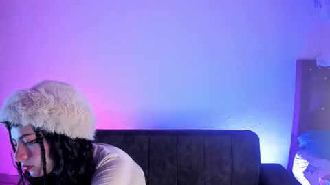 kitty__chs online show from October 12, 2025, 12:37 pm