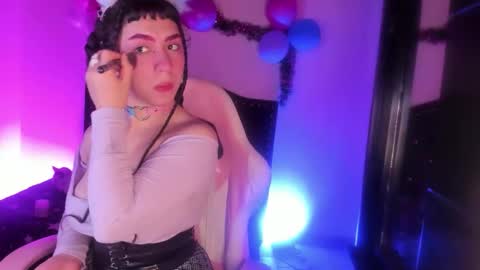 kitty__chs online show from February 4, 2026, 12:11 pm