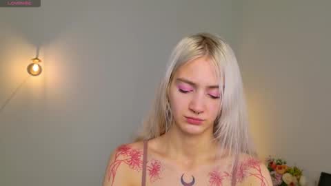 kitty__katty_ online show from January 13, 2026, 9:20 pm