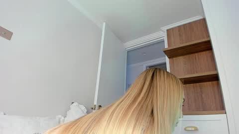 sophie online show from March 23, 2026, 7:29 pm