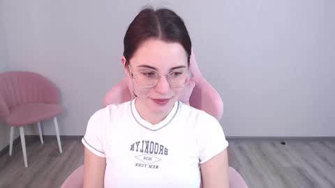 Andrew online show from October 22, 2025, 5:19 am