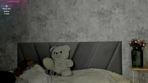 Snapshot of kitty_cathie chatting on May 7, 2026, 4:01 pm Catherine online show from May 7, 2026, 4:01 pm