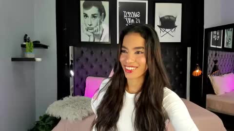 Snapshot of kitty_collins_ chatting on September 15, 2025, 11:21 am Kitty online show from September 15, 2025, 11:21 am