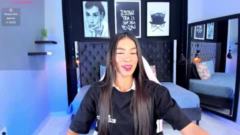 Snapshot of kitty_collins_ chatting on October 5, 2025, 10:46 am Kitty online show from October 5, 2025, 10:46 am