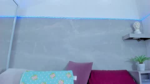 Kitty Dream01 online show from April 16, 2026, 9:39 pm