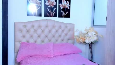 kitty_f00x online show from June 4, 2026, 7:20 pm
