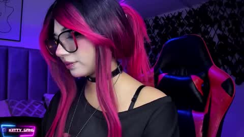 Camila online show from February 10, 2026, 2:37 am