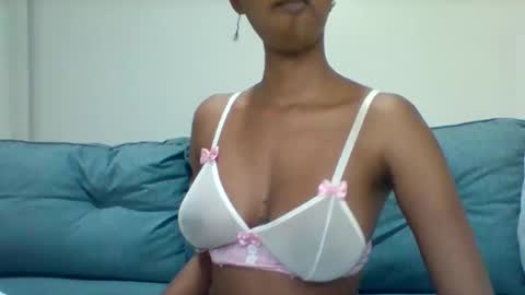 Snapshot of kitty_lil23 chatting on May 13, 2026, 6:05 pm kitty_lil23 online show from May 13, 2026, 6:05 pm
