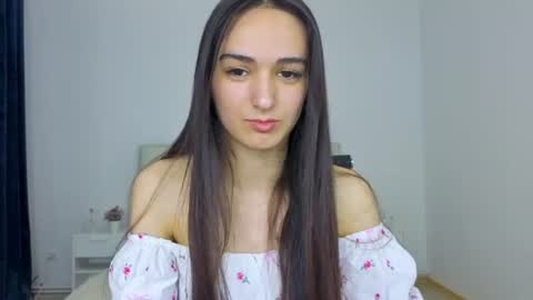 Elena online show from June 20, 2026, 7:33 am