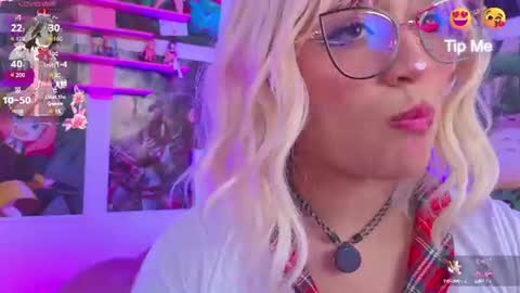 Nicol Gomez online show from June 12, 2026, 10:52 pm