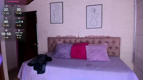 Kitty online show from September 24, 2025, 9:07 pm