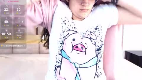 Snapshot of kitty_ravee chatting on September 24, 2025, 1:47 pm Kitty Rave online show from September 24, 2025, 1:47 pm