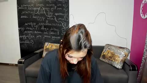 Kate online show from November 23, 2025, 12:49 pm