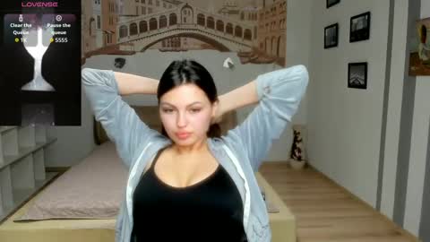 Kate online show from November 28, 2025, 12:41 pm