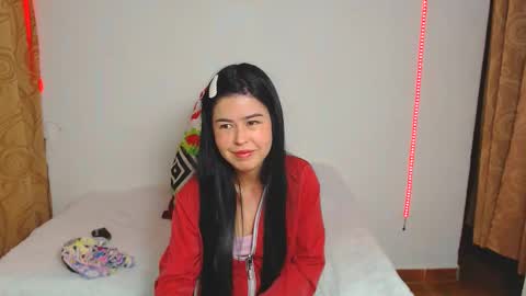 Snapshot of kitty_small69 chatting on December 18, 2025, 2:17 am kitty_small69 online show from December 18, 2025, 2:17 am