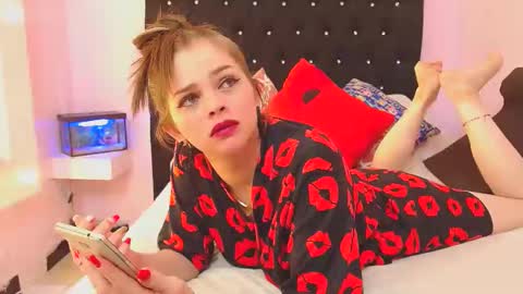 paola online show from December 2, 2024, 2:08 pm