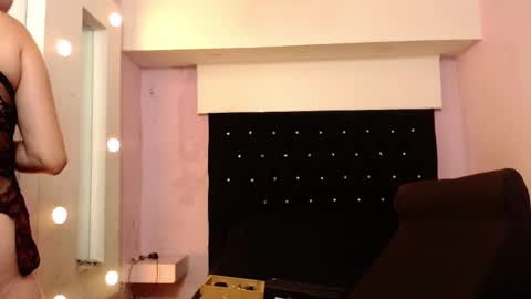 paola online show from February 19, 2025, 11:28 am