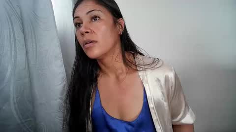 kittyholeshot87 online show from November 14, 2025, 3:44 pm