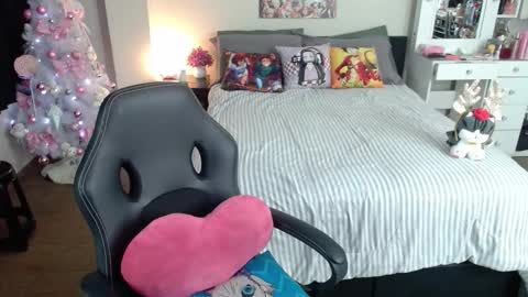 Isabel online show from December 15, 2025, 2:05 am