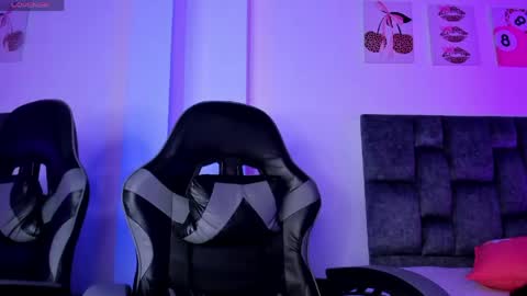 kitty online show from April 18, 2026, 6:45 pm