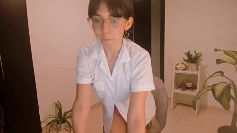 Snapshot of kiwi____ chatting on December 3, 2024, 11:57 pm Little piece of fruit online show from December 3, 2024, 11:57 pm