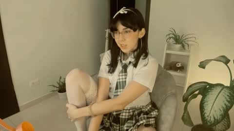 Snapshot of kiwi____ chatting on January 8, 2025, 10:06 pm Little piece of fruit online show from January 8, 2025, 10:06 pm