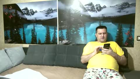 Kleosnow online show from September 13, 2025, 8:25 am